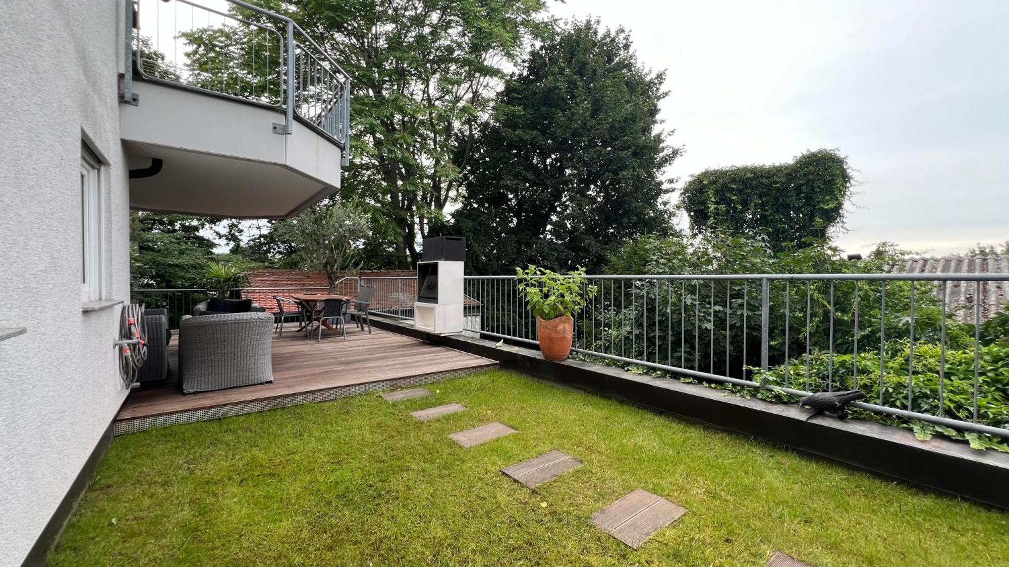 Ludwigshome Luxus - Zentral, Kostenloser Parkplatz, Terrasse ลุดวิกสบูร์ก ภายนอก รูปภาพ